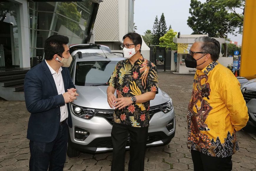 RENAULT TRIBER UNTUK BANK DBS INDONESIA